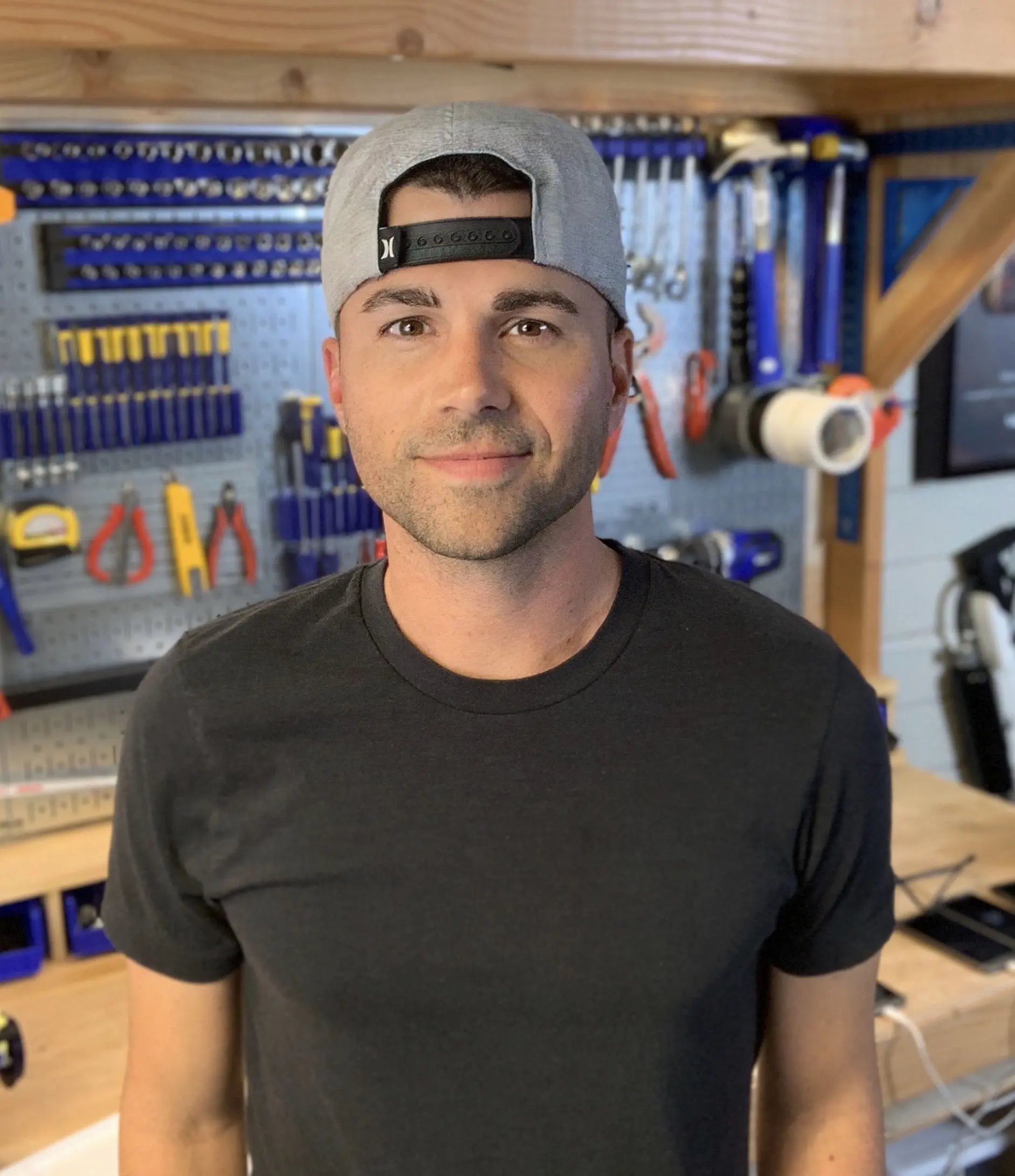 Mark Rober headshot